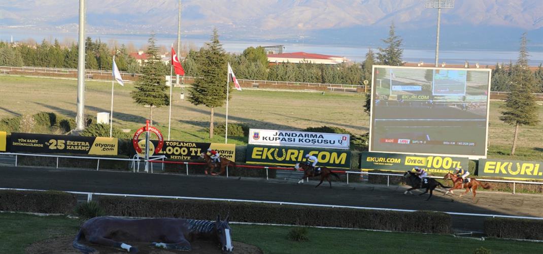 Elazığ Hipodromu’nda Yarış Sezonu Başladı